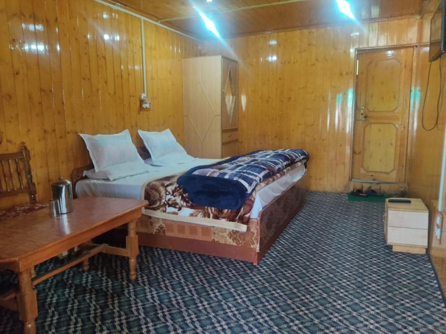 Roseland Cottage , Gulmarg Exterior photo